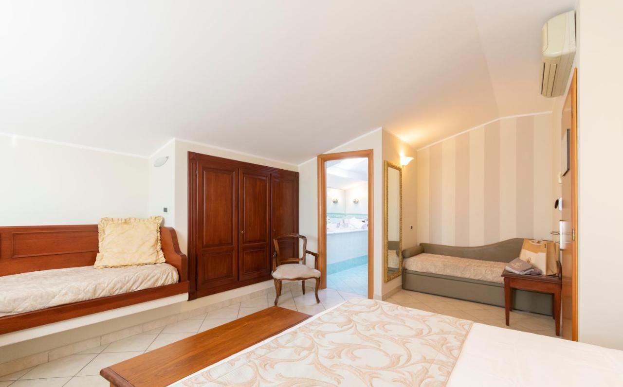 Hotel Villa Tiziana Marina di Massa Εξωτερικό φωτογραφία